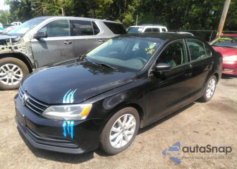 2015 Volkswagen Jetta 1.8T Se z USA, uszkodzony, nr VIN 3VWD17AJ2FM241138